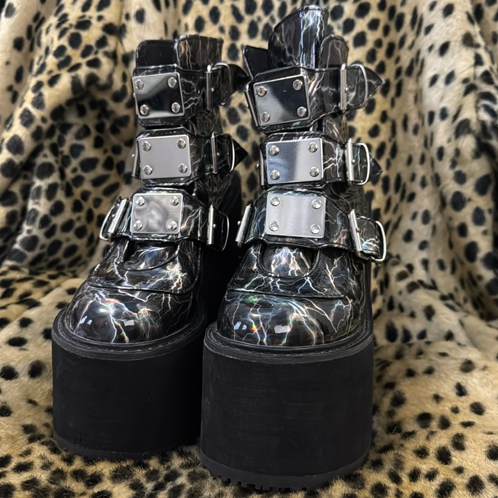 Demonic swing limited holo boots - Picture 1 of 3